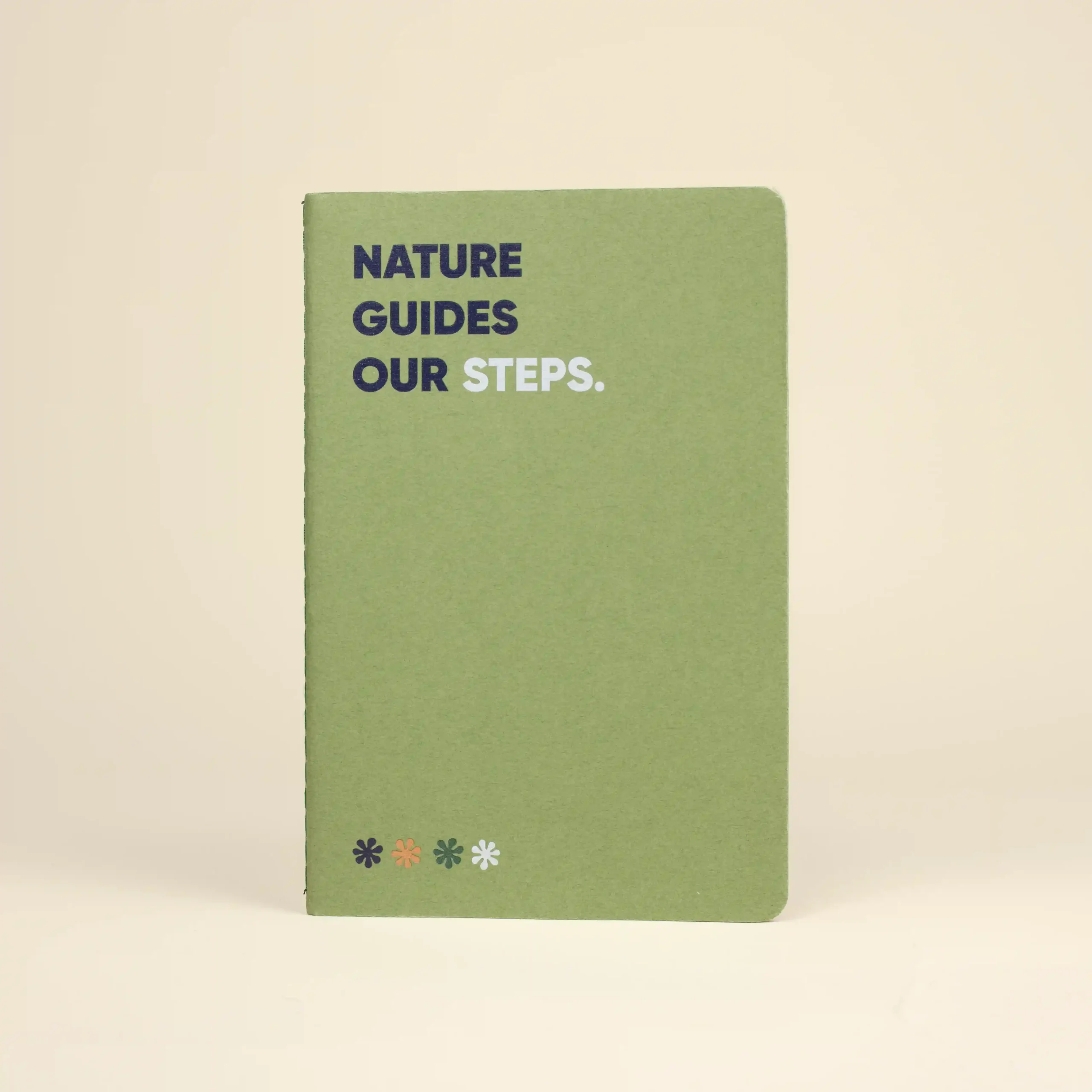 NOTTO: Cuaderno verde reciclado con cosido japonés